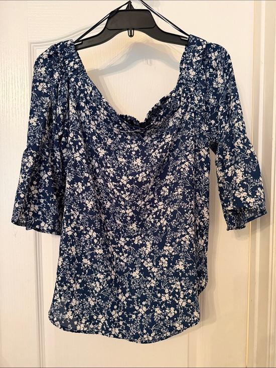 Verse Tops - VERSE Women’s Navy Blue Floral Blouse - Lightweight bell Sleeve Top